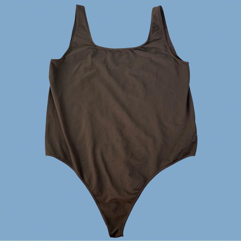 Skims Soft Smooth Seamless Thong Shapewear Bodysuit Scoop Neck